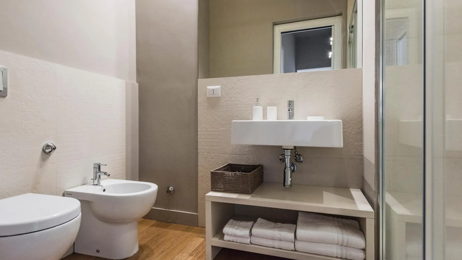 アパート Ferrini Home - Suites カターニア イタリア